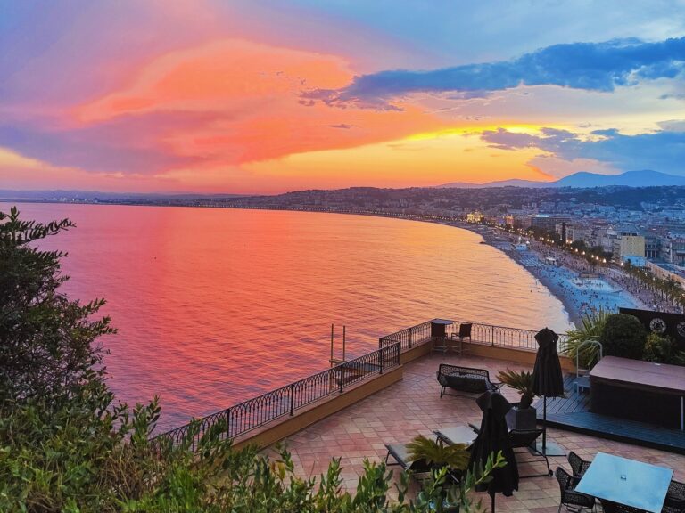 les meilleurs lieux pour admirer les couchers de soleil à Nice